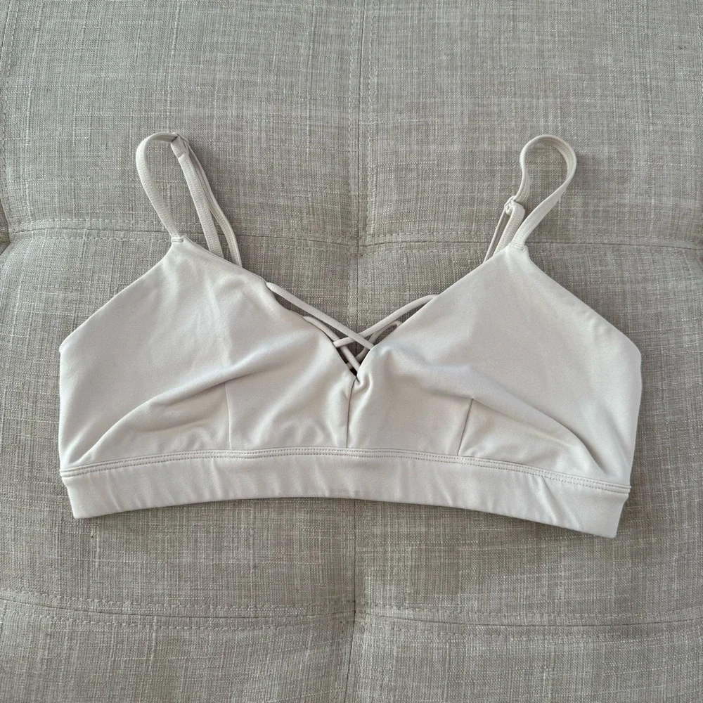 Alo Interlace Strappy Inlined Sports Bra